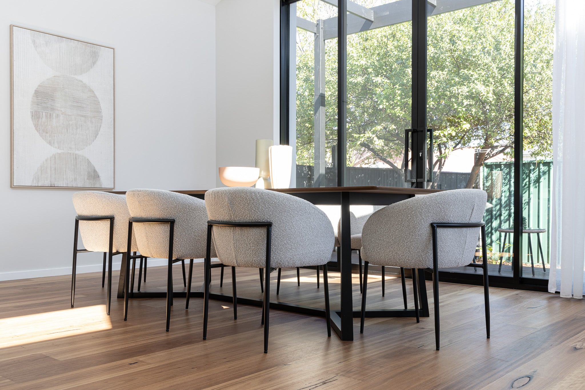 Dining chair image